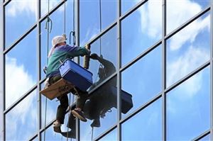 Dịch vụ vệ sinh kính